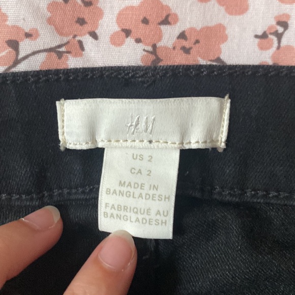 H&M black skinny jeans - Picture 2 of 4